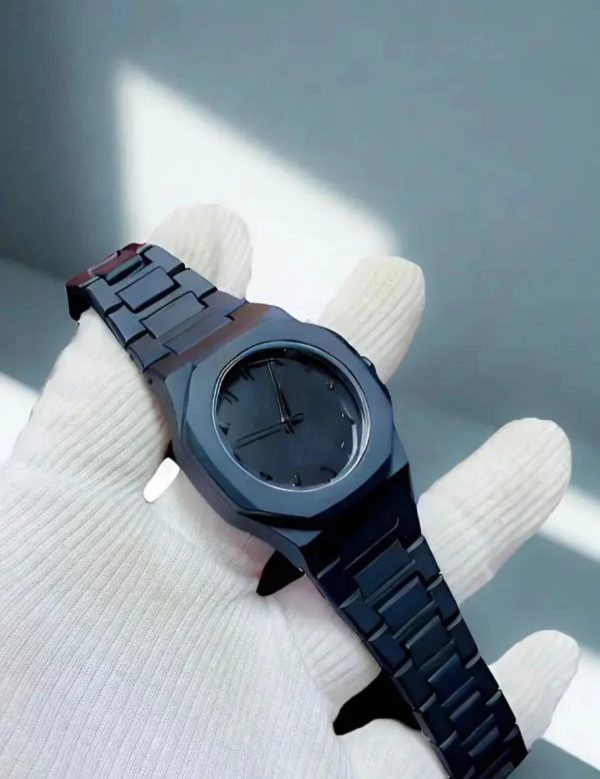 AURA WATCH